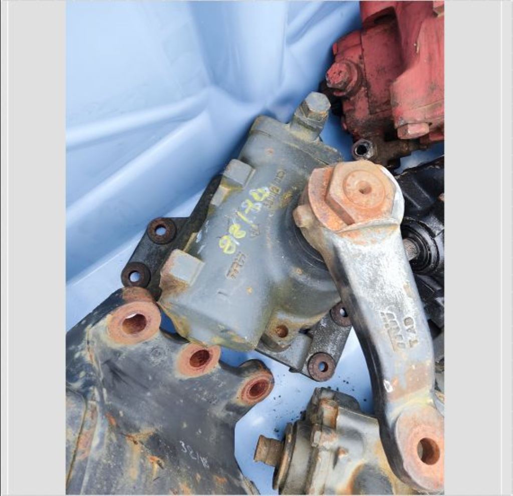 piece_NISSAN ATLEON BOITIER DE DIRECTION