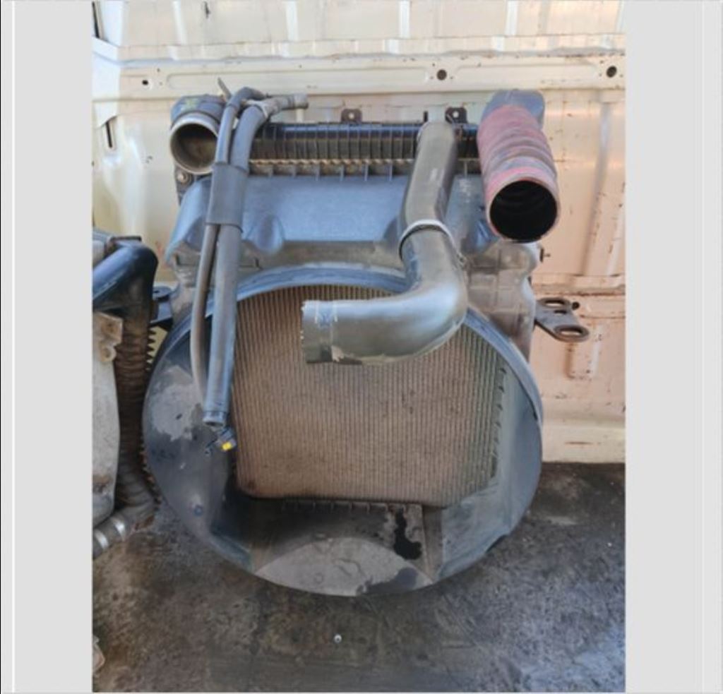 piece_RENAULT D NARROW RADIATEUR EAU 7421675258