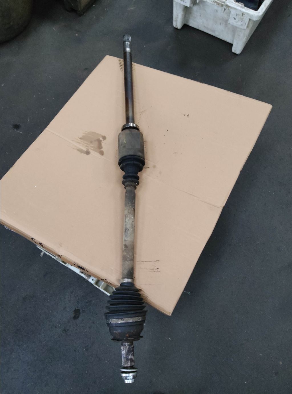 piece_CITROEN JUMPER  CARDAN AVANT DROIT 1608505580