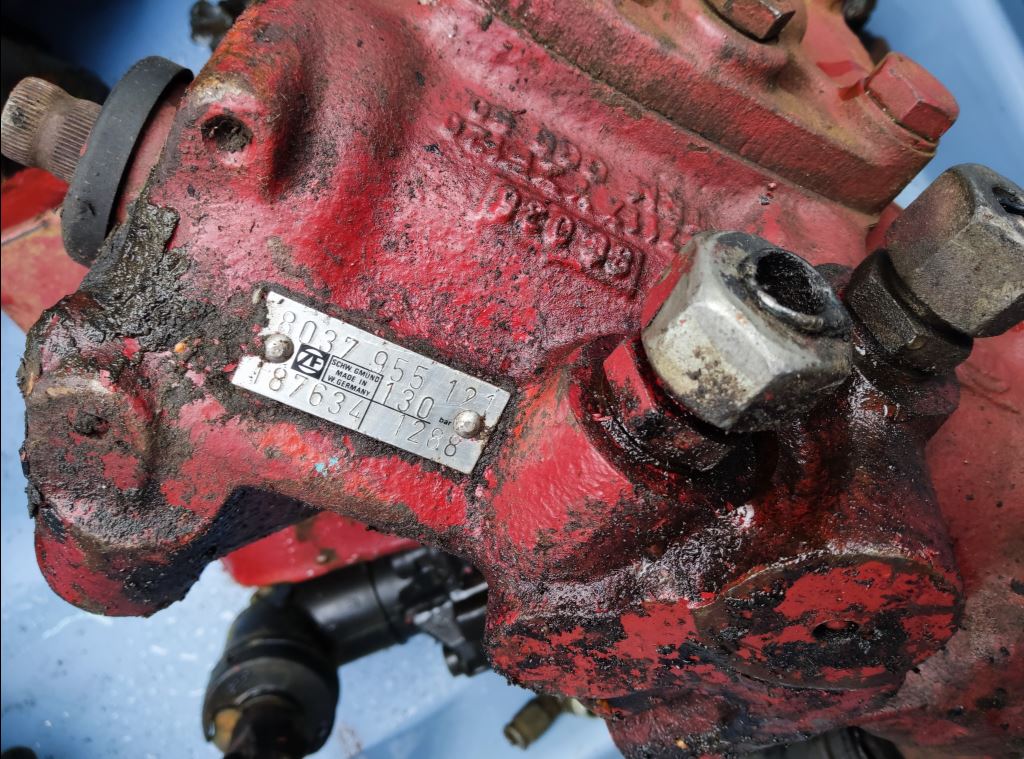 piece_RENAULT PREM 260  BOITIER DE DIRECTION