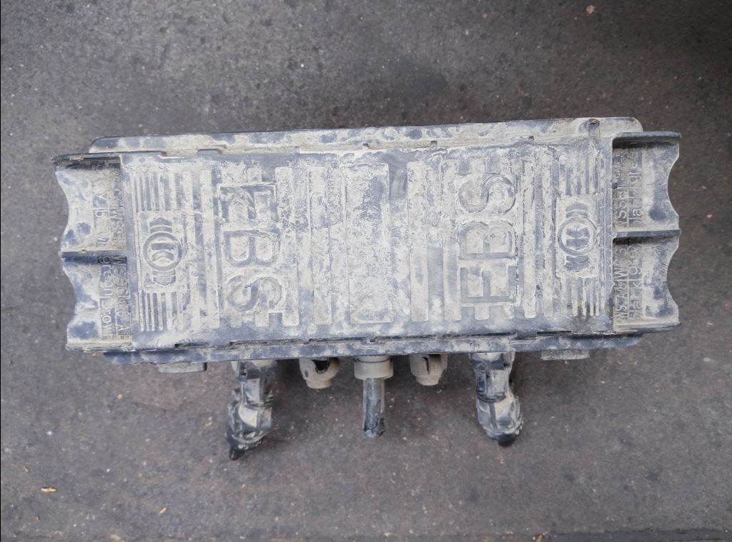 piece_RENAULT SERIE D WIDE VALVE DE FREIN EBS AR 22225566