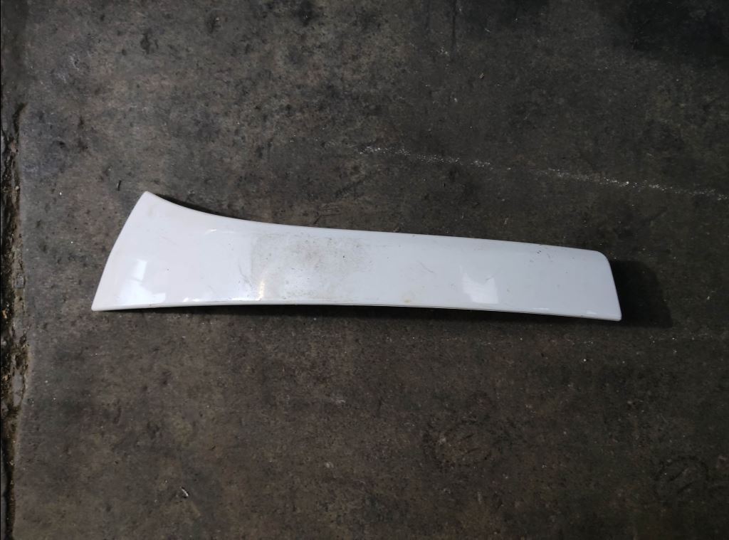 piece_PEUGEOT BOXER  BANDEAU DE PHARE AVANT DROIT 1306528070