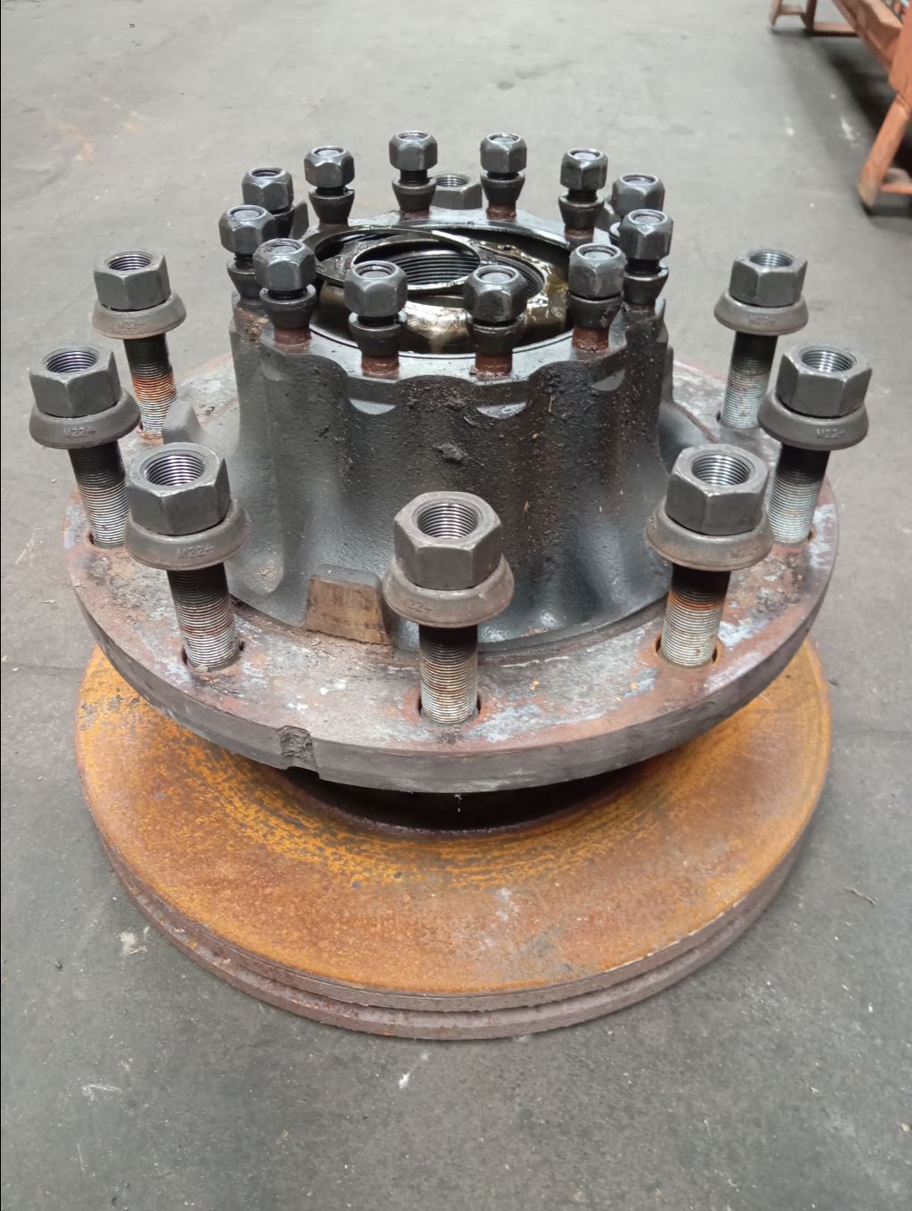 piece_RENAULT T  MOYEU ARRIERE GAUCHE 7422105673