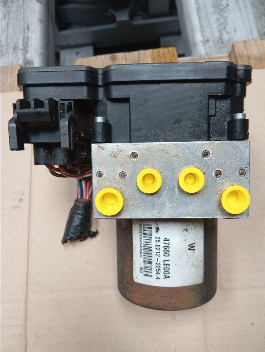 piece_RENAULT MAXITY BOITIER ELECTRONIQUE EBS - ABS 47660LE00A