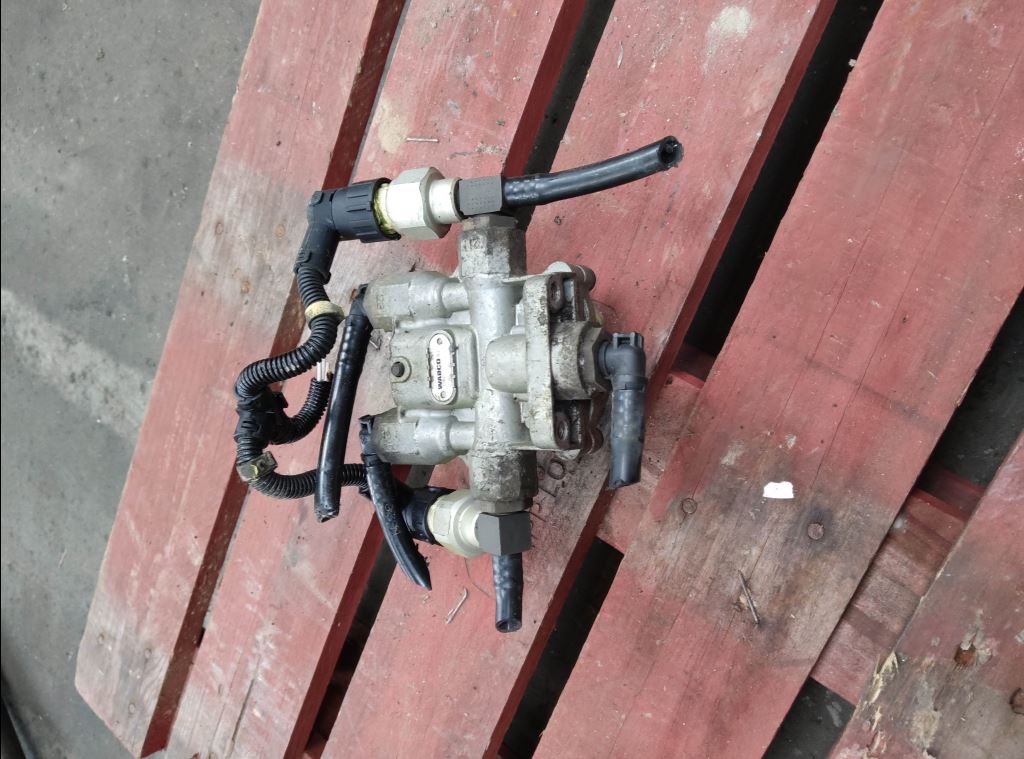 piece_MAN TGX 18.500 VALVE 4 VOIES 81.52151-6098