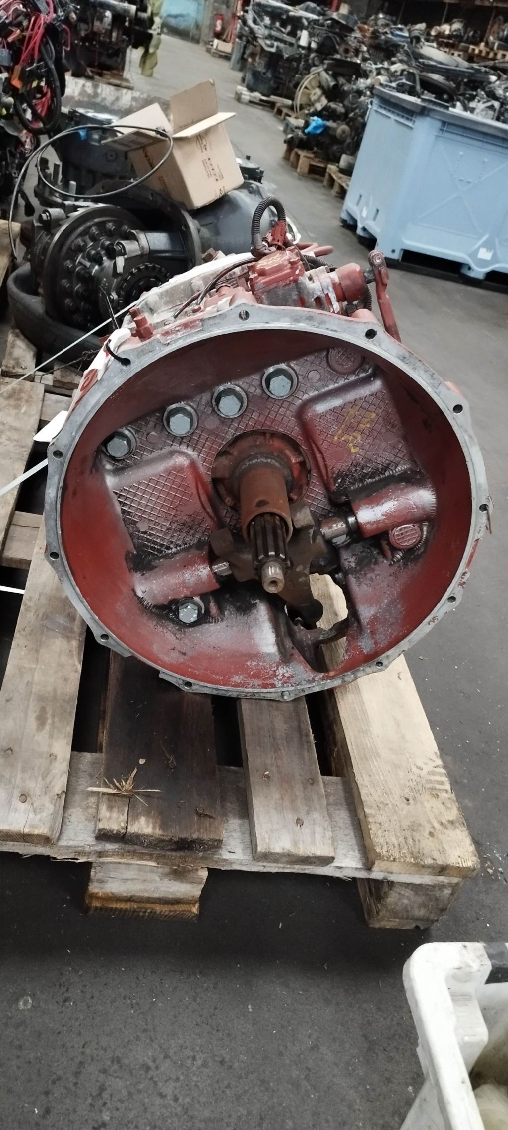 piece_IVECO EUROTECH BOIT DE VIT MAN 9S109 8851626  1304051416