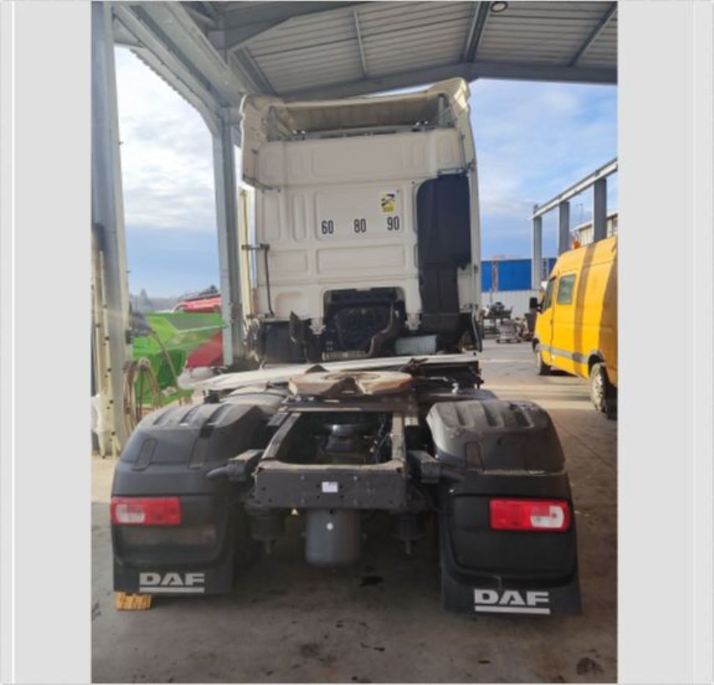 piece_DAF XF460  PHARE GAUCHE 1835874