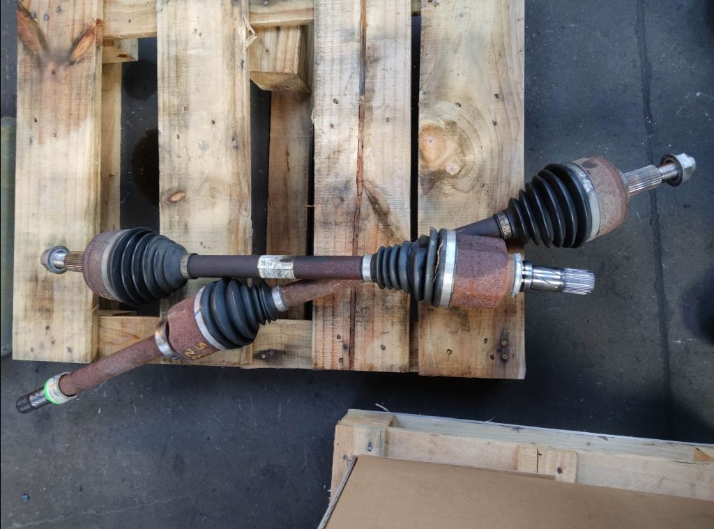 piece_RENAULT MASTER RT  CARDAN AVANT DROIT 391002176R