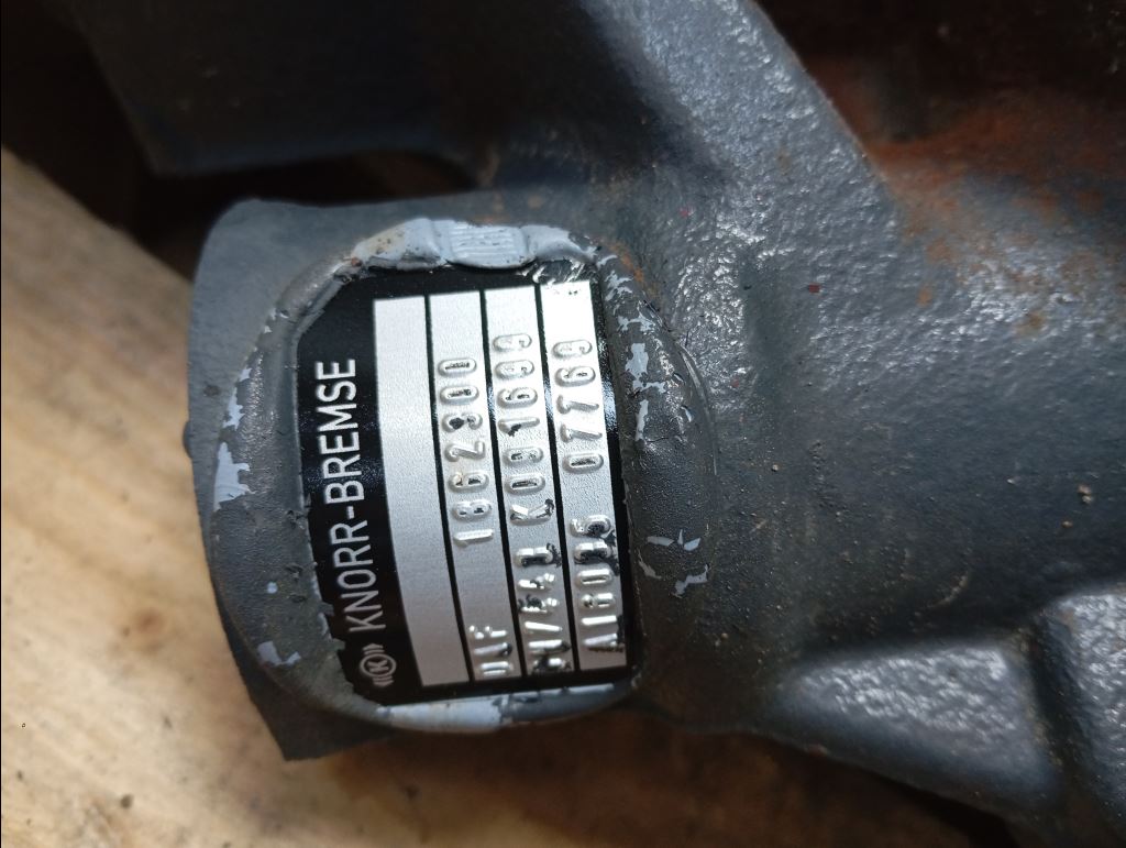 piece_DAF CF440 ETRIER DE FREIN ARRIERE GAUCHE 1862300