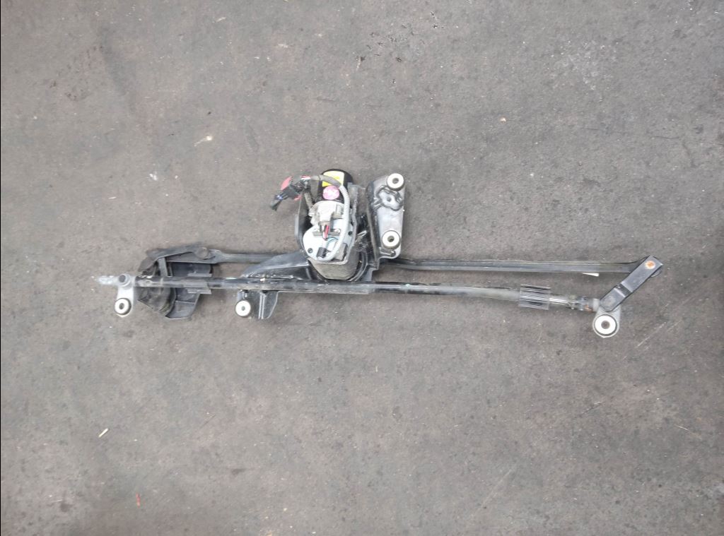 piece_RENAULT D250 TIMONERIE ESSUIE GLACE 7484528479