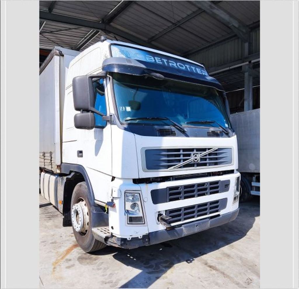 piece_VOLVO FM  DEMI AILE ARRIERE AVANT GAUCHE 20453900