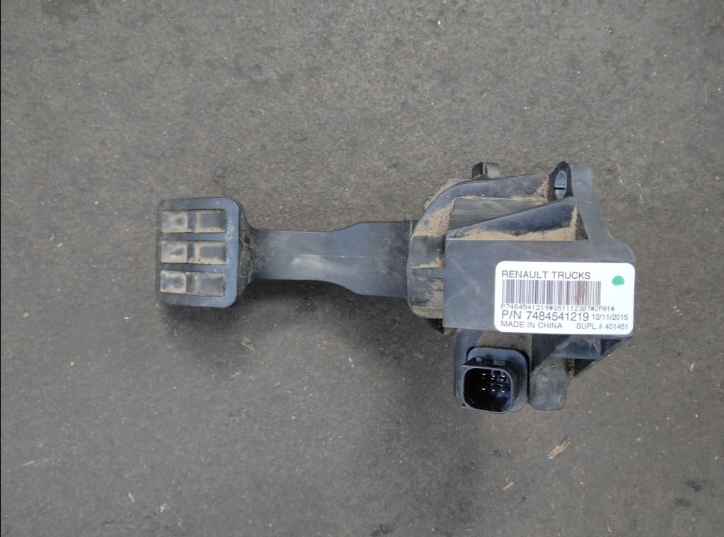 piece_RENAULT T440 PEDALE D'ACCELERATEUR 7484541219