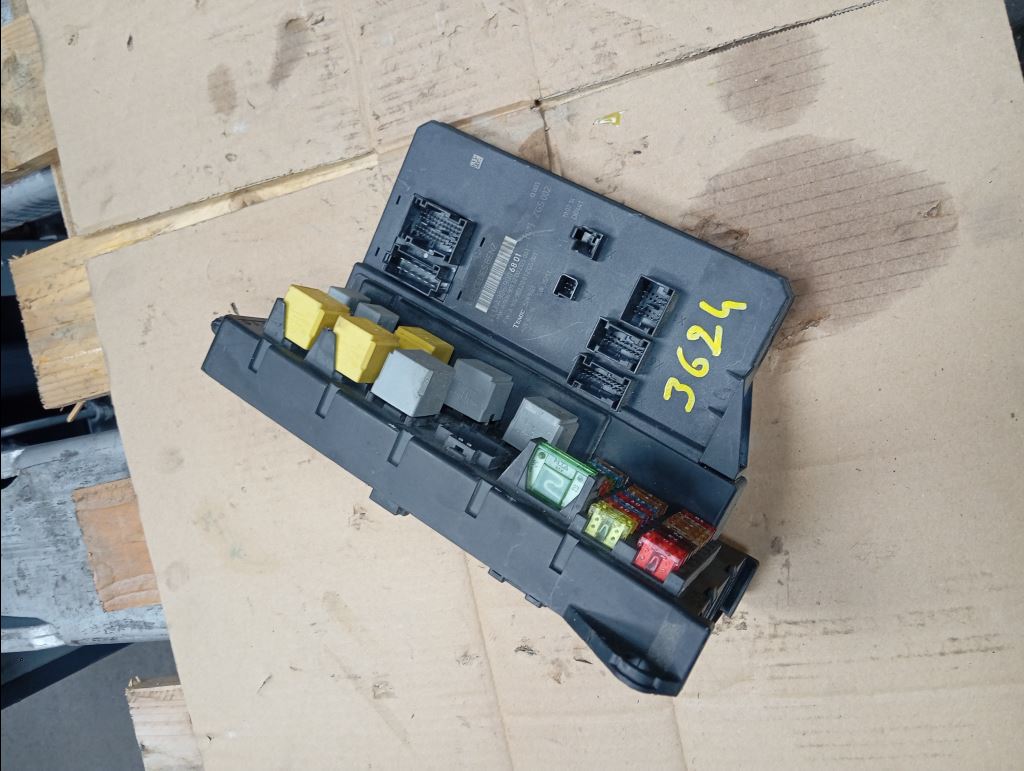 piece_MERCEDES SPRINTER 211 2.2 CDI - 16V TUR PLATINE FUSIBLE A9069006801