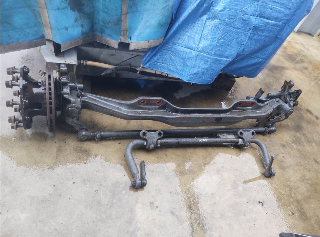 piece_RENAULT T  FUSEE AVANT DROITE 7422045948