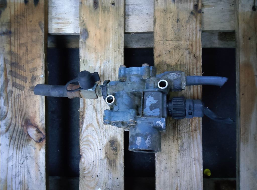 piece_MERCEDES ATEGO VALVE EBS 4721950160